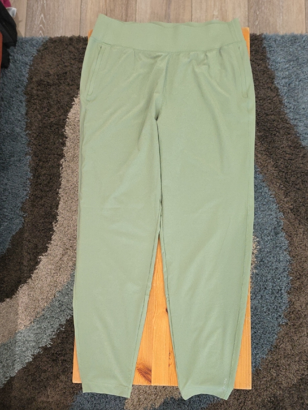 Athleta Olive Eucalyptus Run With It Active Joggers Large Tall